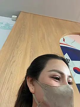 Linh 2004 online show from April 2026 06:06:01 AM