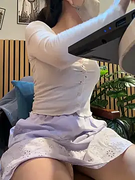 Linh 2004 online show from March 2026 05:41:01 AM