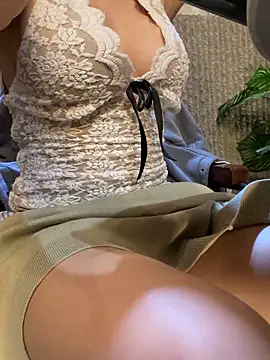 Linh 2004 online show from April 2026 04:57:02 PM