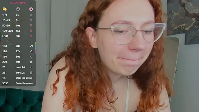 ellie coy  online show from December 2025 01:22:02 PM