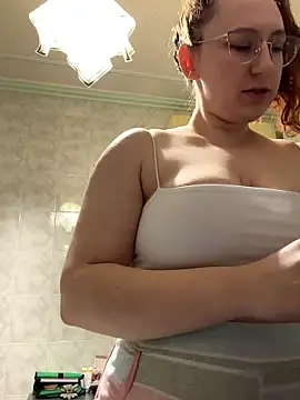 ellie coy  online show from January 2026 04:44:01 PM