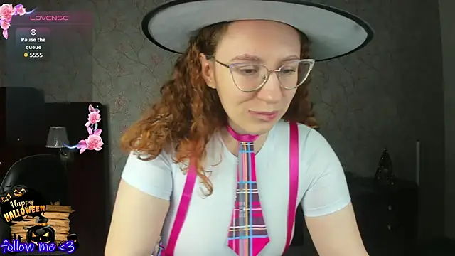 ellie coy  online show from October 2025 07:42:02 AM