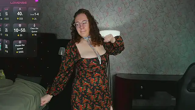 ellie coy  online show from April 2026 01:24:01 PM