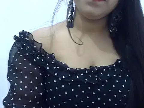 LIYO  online show from February 2026 06:24:02 AM