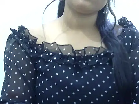 LIYO  online show from April 2026 08:27:01 AM