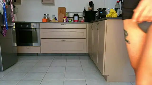 BRIANSILK77 online show from October 2025 08:03:02 AM