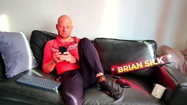 BRIANSILK77 online show from January 2026 12:23:02 PM