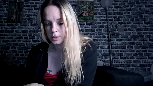 Snapshot of SexyMilf_37 chatting on May 2026 08:39:01 PM SexyMilf 37 online show from May 2026 08:39:01 PM