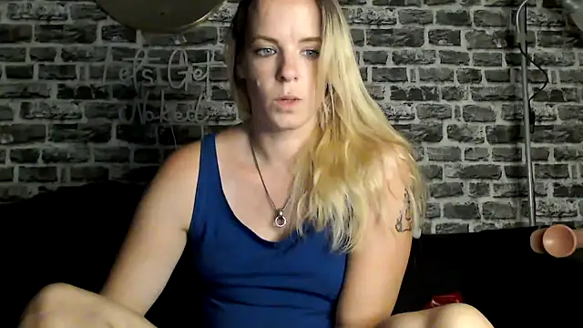 Snapshot of SexyMilf_37 chatting on July 2026 08:37:01 PM SexyMilf 37 online show from July 2026 08:37:01 PM
