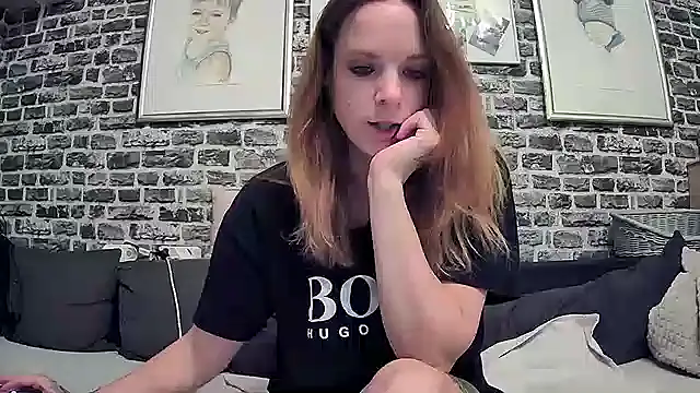 Snapshot of SexyMilf_37 chatting on September 2025 07:43:02 PM SexyMilf 37 online show from September 2025 07:43:02 PM