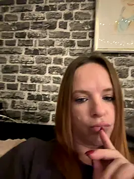Snapshot of SexyMilf_37 chatting on October 2025 04:30:02 PM SexyMilf 37 online show from October 2025 04:30:02 PM