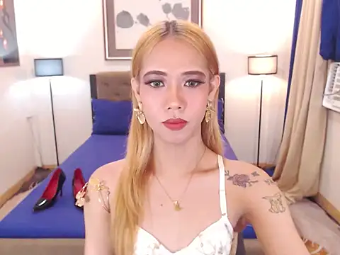 Snapshot of PreciousAmore chatting on May 2026 10:13:01 AM PreciousAmore online show from May 2026 10:13:01 AM
