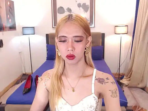 Snapshot of PreciousAmore chatting on May 2026 02:08:01 AM PreciousAmore online show from May 2026 02:08:01 AM