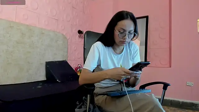 katalina07 1 online show from April 2026 08:57:02 PM