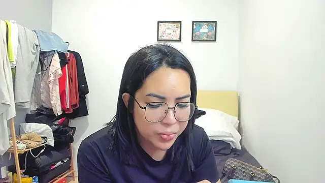 Rainy Ren online show from October 2025 03:33:02 PM