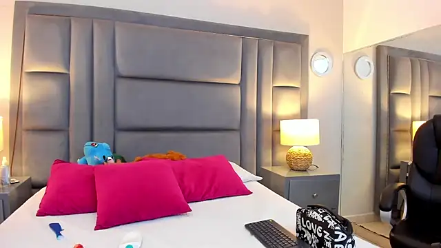 GabyMoreau online show from January 2026 04:10:02 PM