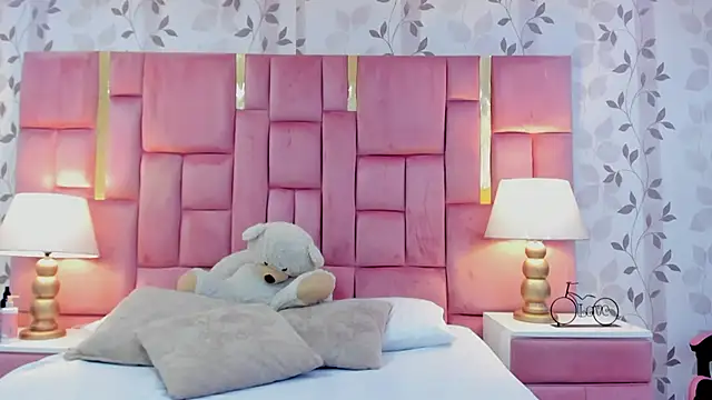 GabyMoreau online show from March 2026 08:37:01 PM