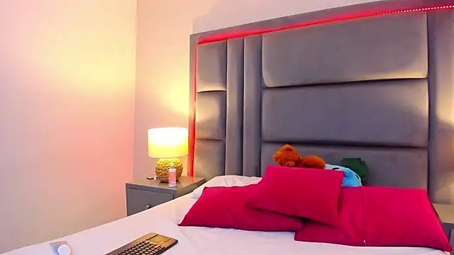 GabyMoreau online show from January 2026 07:21:01 PM