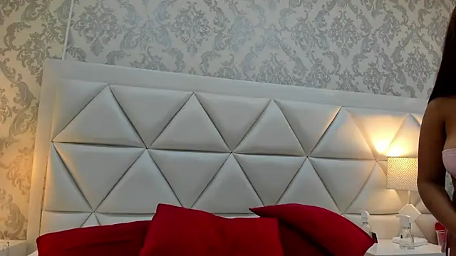 GabyMoreau online show from November 2025 12:41:01 PM