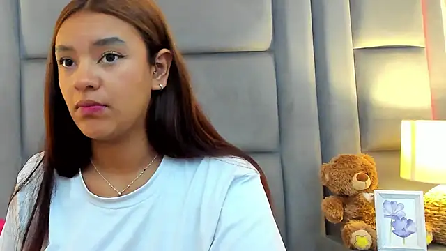 GabyMoreau online show from October 2025 07:59:02 PM