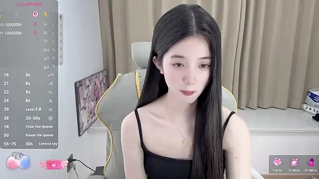 Snapshot of OiOi-666 chatting on May 2026 12:05:01 PM OiOi-666 online show from May 2026 12:05:01 PM
