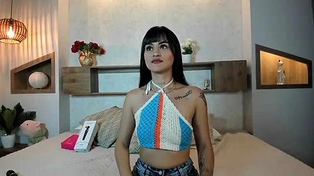 Emilly Beaumont online show from November 2025 12:16:01 PM