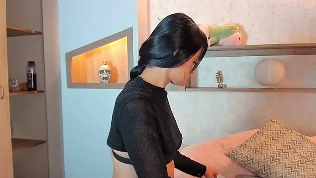 Emilly Beaumont online show from December 2025 12:40:02 PM