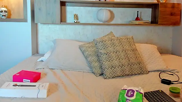 Emilly Beaumont online show from January 2026 11:49:01 AM