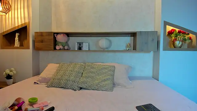 Emilly Beaumont online show from March 2026 01:10:02 PM