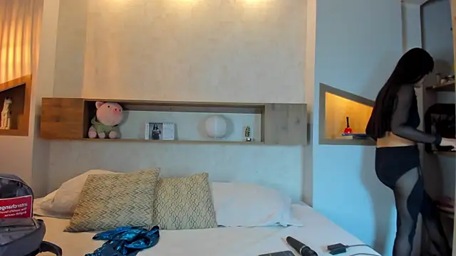 Emilly Beaumont online show from February 2026 01:44:01 PM