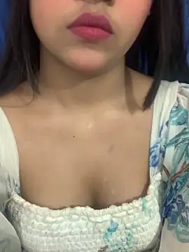 Snapshot of Rashi-48 chatting on November 2025 06:35:02 PM Rashi-48 online show from November 2025 06:35:02 PM