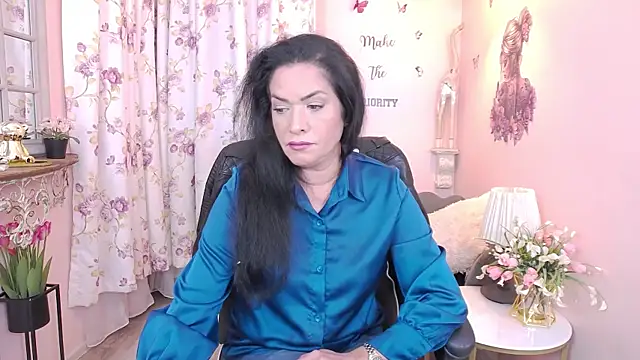 Snapshot of MyLovOne chatting on November 2025 01:33:02 PM MyLovOne online show from November 2025 01:33:02 PM