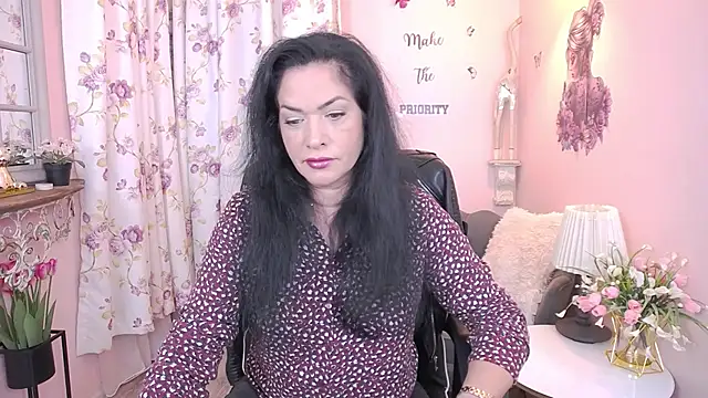 Snapshot of MyLovOne chatting on December 2025 01:57:01 PM MyLovOne online show from December 2025 01:57:01 PM