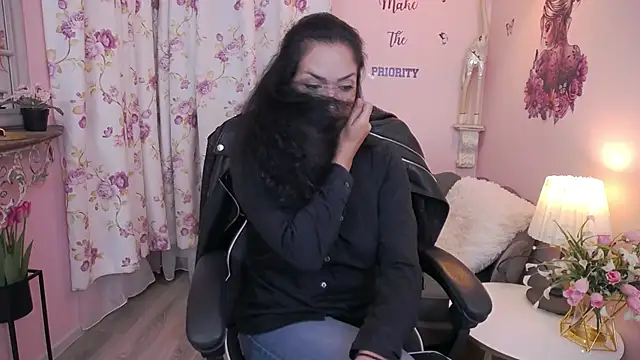 Snapshot of MyLovOne chatting on October 2025 11:29:02 AM MyLovOne online show from October 2025 11:29:02 AM