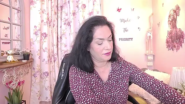 MyLovOne online show from December 2025 10:39:02 AM