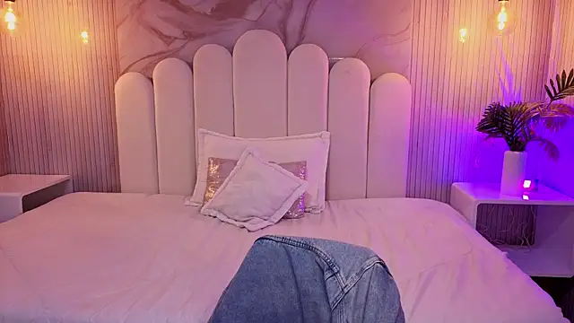 luna hot ass online show from May 2026 03:15:01 AM