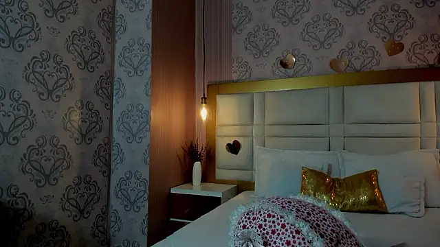 luna hot ass online show from February 2026 03:40:01 AM