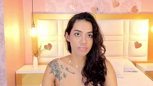 luna hot ass online show from February 2026 07:53:01 PM