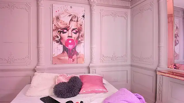 luna hot ass online show from March 2026 09:09:01 PM