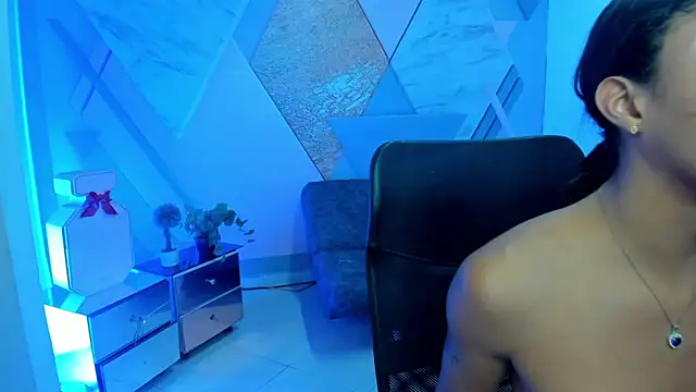 keytinthomson  online show from October 2025 07:47:02 PM