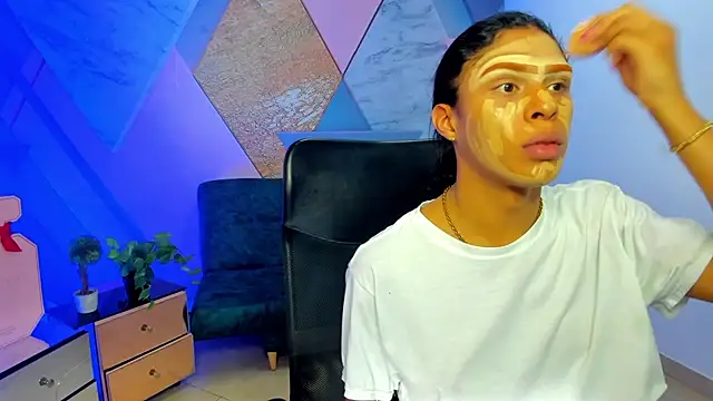 keytinthomson  online show from October 2025 08:09:01 PM