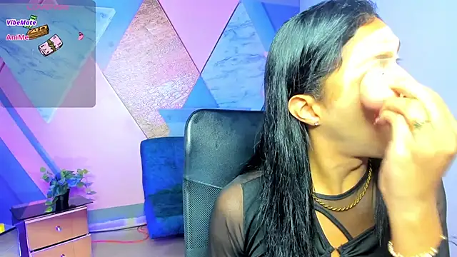 keytinthomson  online show from September 2025 08:01:02 PM