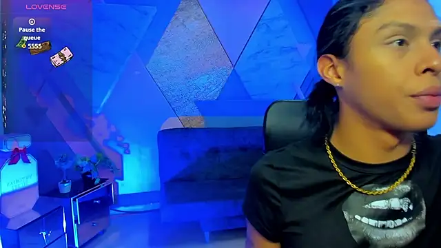 keytinthomson  online show from October 2025 07:50:01 PM