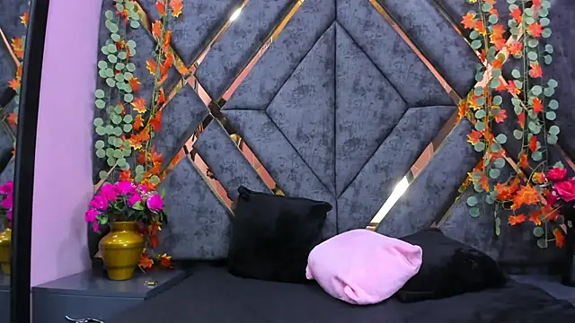 Snapshot of Emy_Latin chatting on October 2025 05:09:02 PM Emy Latin online show from October 2025 05:09:02 PM