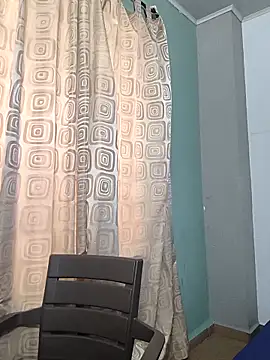 Snapshot of saenz_eymi chatting on May 2026 05:05:01 PM saenz eymi online show from May 2026 05:05:01 PM