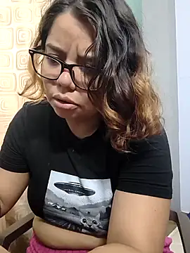Snapshot of saenz_eymi chatting on May 2026 05:09:01 PM saenz eymi online show from May 2026 05:09:01 PM