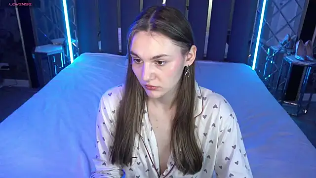 DiamondGoldie online show from November 2025 01:44:02 PM