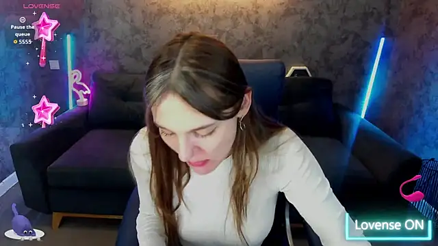 DiamondGoldie online show from December 2025 06:45:02 AM