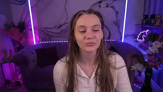 Snapshot of DiamondGoldie chatting on September 2025 06:53:01 AM DiamondGoldie online show from September 2025 06:53:01 AM