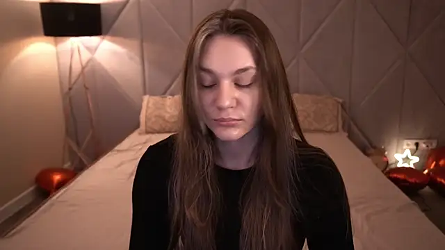 DiamondGoldie online show from April 2026 07:09:02 PM